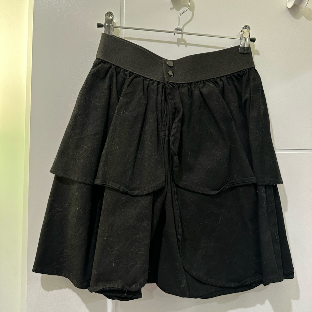 Black cotton skirt under layer